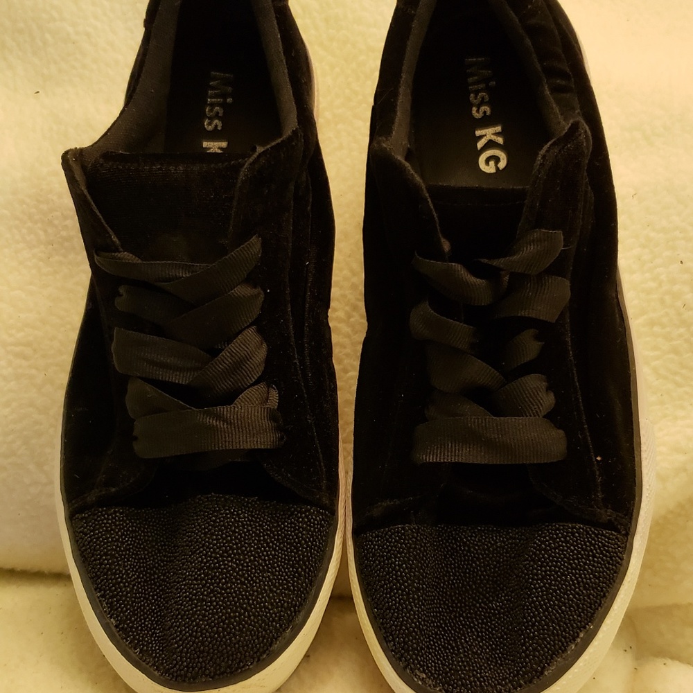 Miss KG Black Lace-Up Velvet Trainer Flats sz. 10